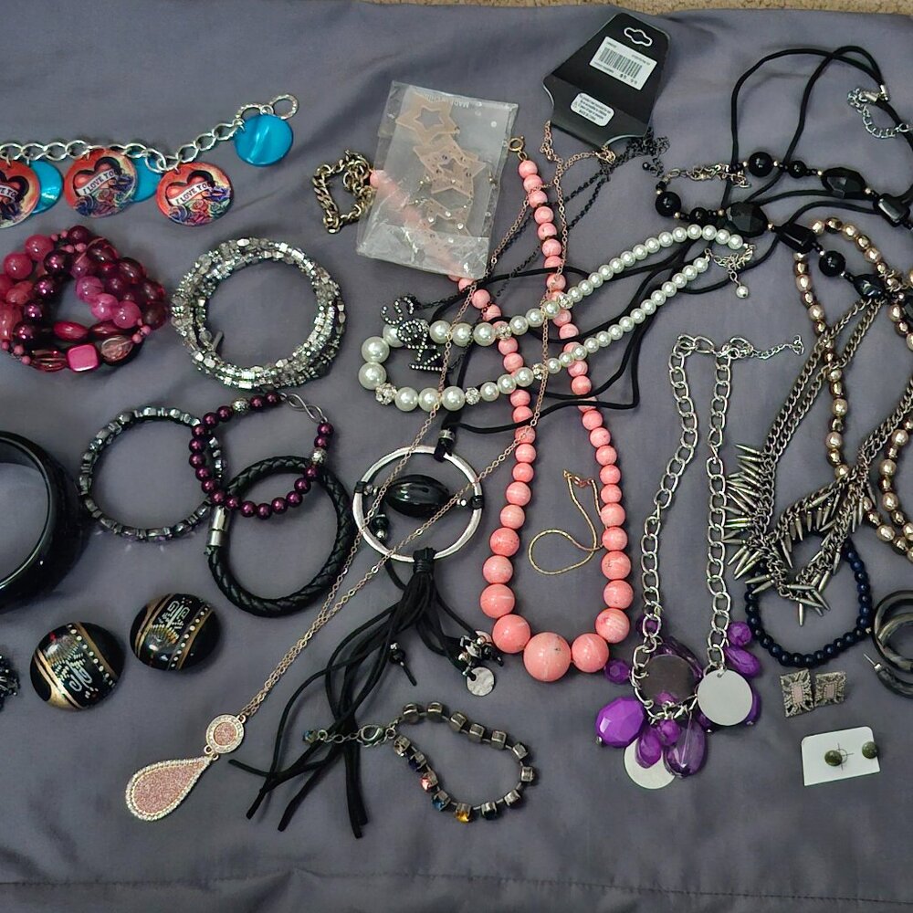 Mixed Jewelry Lot 8